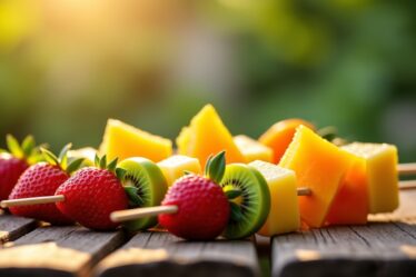 Brochettes de fruits prêtes à l'avance : astuces pratiques et conseils gourmands