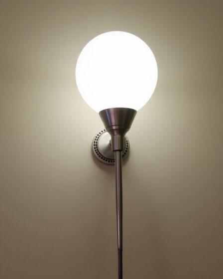 Installation d'un luminaire 2 fils sans terre : guide pratique et essentiel