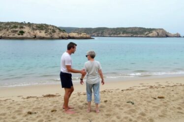 Halikounas à Corfou : Une plage sauvage au cœur d'une nature intacte